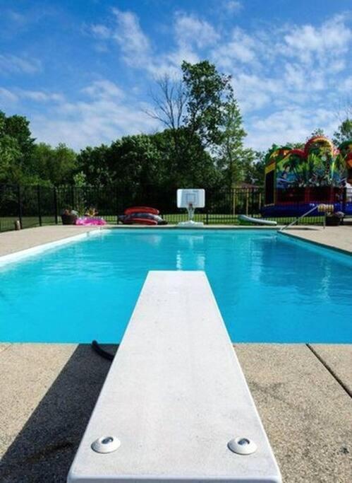 2-Acre Highland Park Retreat With Heated Pool ~ 5* Villa Bagian luar foto